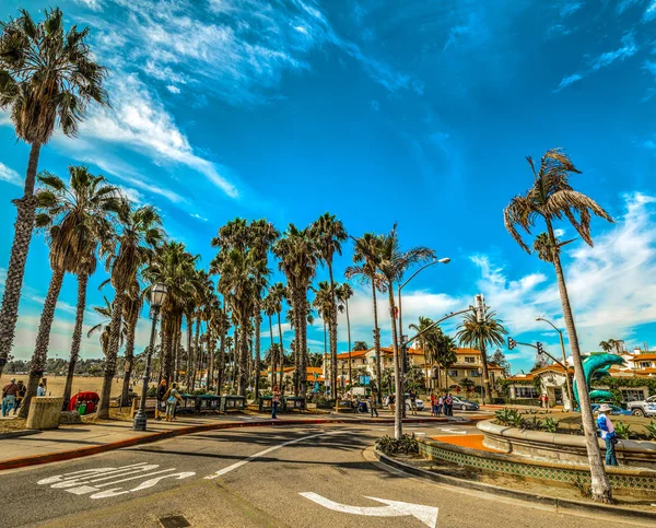 Kreisverkehr an der Strandpromenade von Santa Barbara — Stockfoto