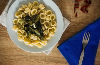 Yukarıda da görüleceği sebze ve Orecchiette