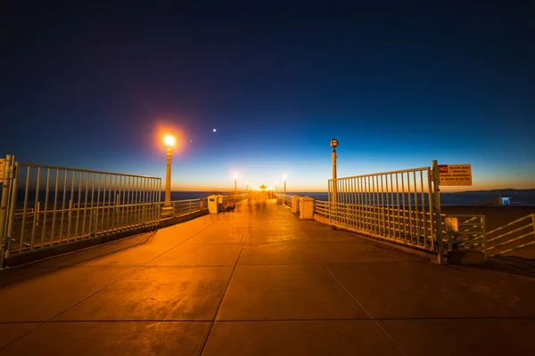 Jetée Manhattan Beach la nuit — Photo