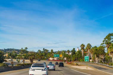 101 karayolunda kuzeye giden trafik