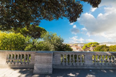 Pincio Teras güneşli bir günde
