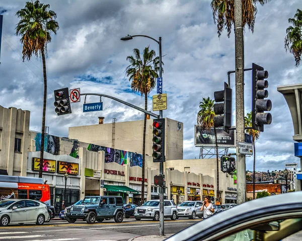 Traffic at Beverly and Fairfax crossroad — Stock Photo, Image