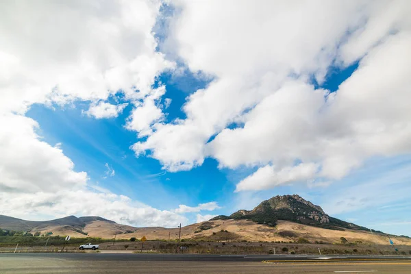 Nubes sobre la autopista de la costa del Pacífico —  Fotos de Stock