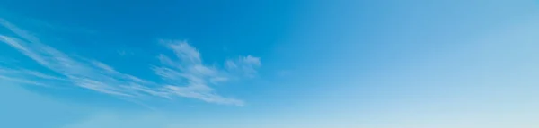 Небольшие облака Сардинии — стоковое фото