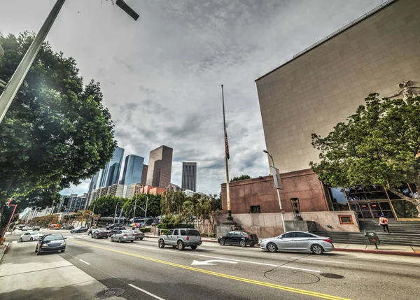 City life on N Hill street in downtown Los Angeles — Stock Photo, Image