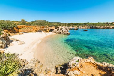 Alghero'da renkli sahil