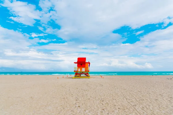 世界的に有名なサウスビーチの上の雲 — ストック写真