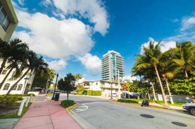 miami beach üzerinde bulutlar