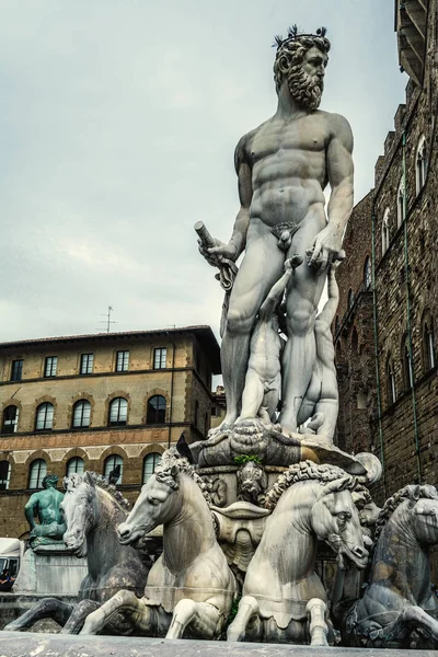 Estatua de Neptuno en Piazza della Signoria en Florencia —  Fotos de Stock