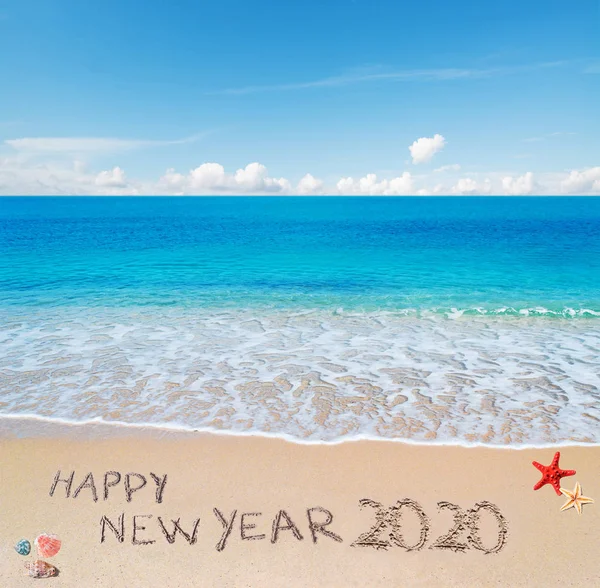 Feliz año nuevo 2020 en la playa — Foto de Stock