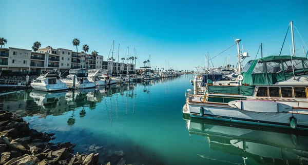 Boten in Oceanside harbor — Stockfoto