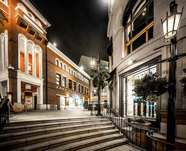 Luxury buildings in Rodeo Drive at night — Stock Photo, Image