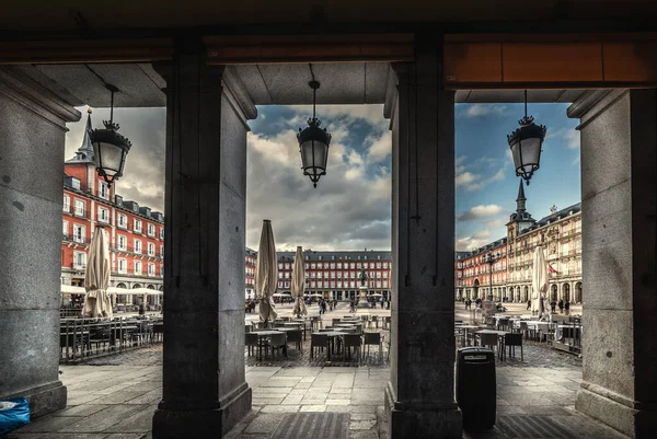 Plaza Mayor Sett Genom Omgivande Kolonnad Madrid Spanien — Stockfoto