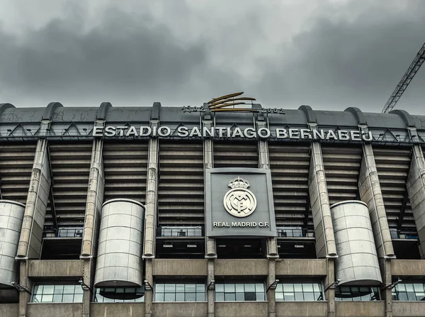 Madrid Spanien Januari 2020 Världsberömda Santiago Bernabeu Arenan Dramatisk Himmel — Stockfoto