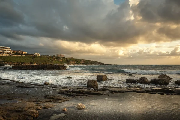 Nuvole Scure Sulla Costa Rocciosa Alghero Tramonto Sardegna Italia — Foto Stock