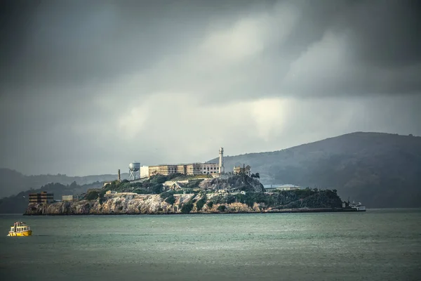 Alcatraz Grå Himmel San Francisco Bay Usa — Stockfoto