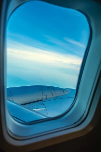 Ciel Bleu Depuis Une Fenêtre Avion Commercial — Photo