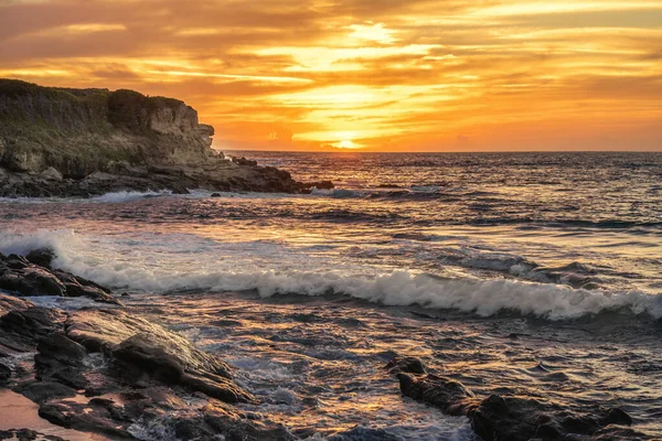 Wellen Porto Ferro Bei Sonnenuntergang Sardinien Italien — Stockfoto