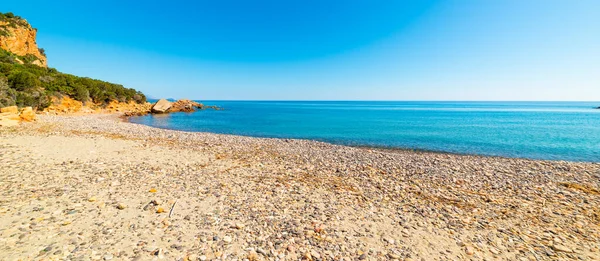 Klarer Himmel Über Dem Strand Von Baccu Praidas Auf Sardinien — Stockfoto
