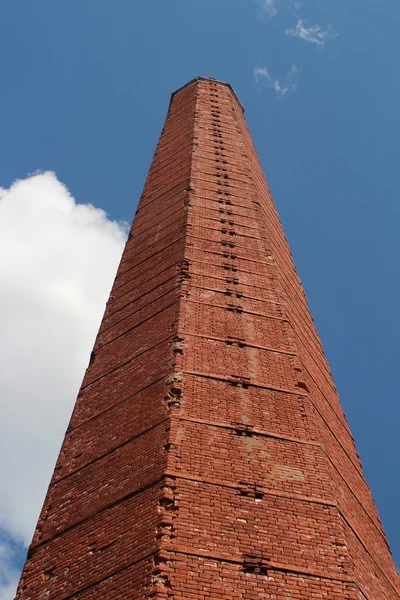 Pirámide de la chimenea en el cielo — Foto de Stock
