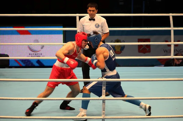 Moscow, Russia. 28th of November, 2013 Boxers fight for the title of world  Champions in the ring in the match of the World Chess Boxing Championship  in Moscow, Russia Stock Photo - Alamy