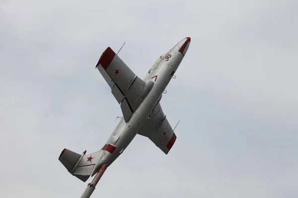 Monument airplane L-29 Delfin — Stock Photo, Image