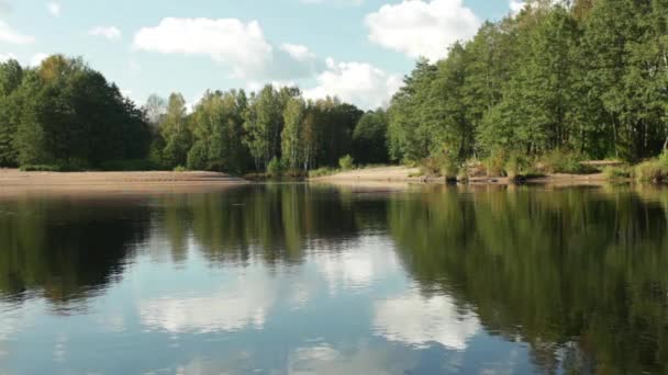 Natursköna flodlandskap — Stockvideo