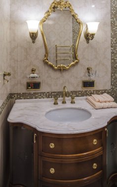 Klasik tarzda lüks banyo