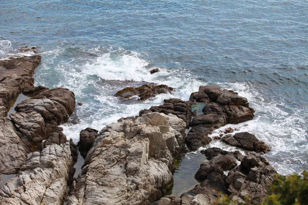 Costa rochosa do mar — Fotografia de Stock