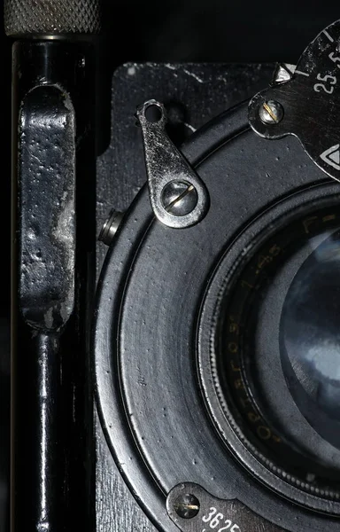 Крупный план объектива ретро-камеры — стоковое фото