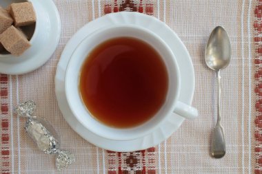 Bir fincan sıcak çay.