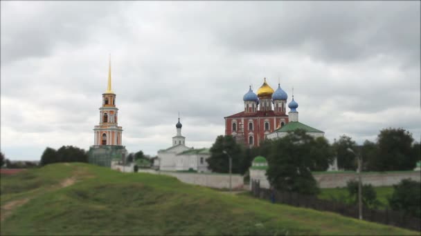 Oude Russische klooster time-lapse — Stockvideo