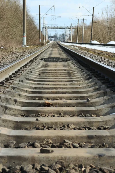 Rotaie in avanti di ferrovia — Foto Stock