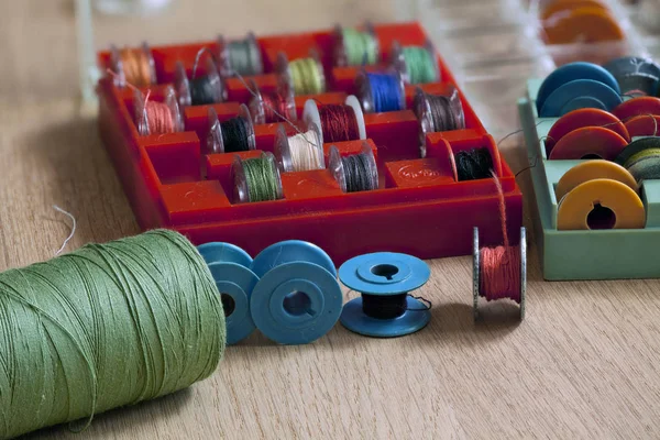 Thread and bobbin for sewing machine — Stock Photo, Image