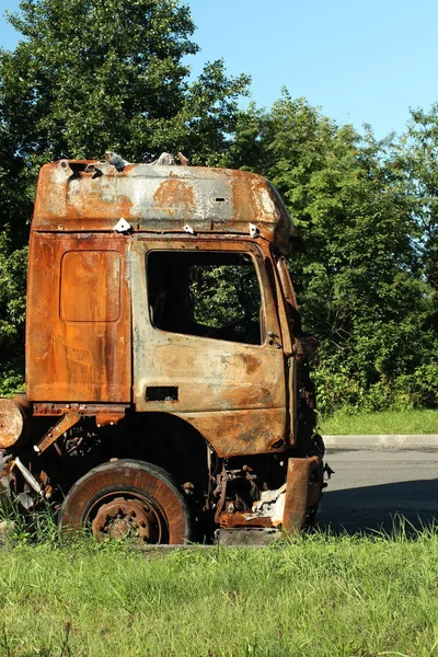 Cabina bruciata incidente di un camion — Foto Stock