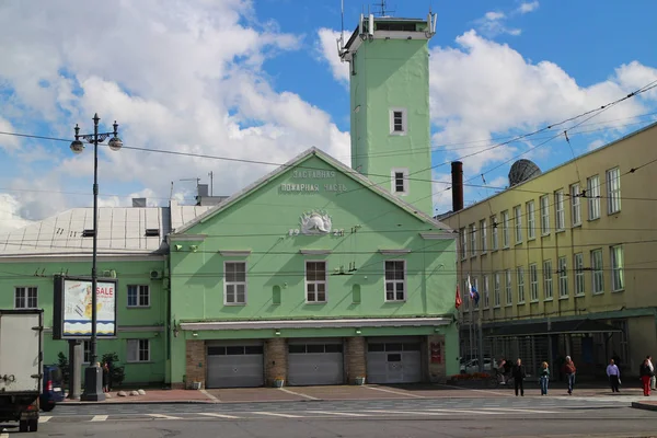 Stazione dei pompieri con torre di guardia — Foto Stock