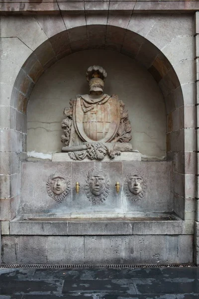Old Drinking Fountain Monument Medieval Knight — Stock Photo, Image