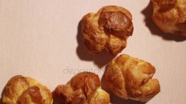 Pasta profiterol favori durmak devinim, ek yükü vurdu