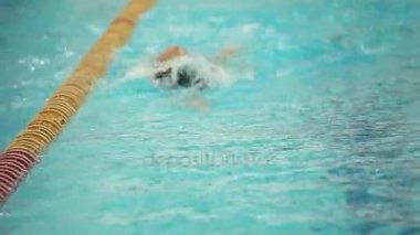 Kamera tarzı gezinme için hareketli yüzücü