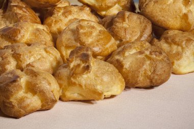 pişmiş profiteroles fransız tatlı fırın kazık yakın, kopya alanı