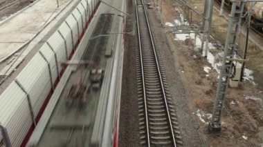 tren vagonları yolcu Elektrikli tren çatılar yukarıdan görüntülemek