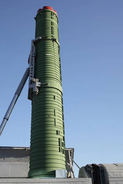 Raketomet je zaměřen na oblohu — Stock fotografie