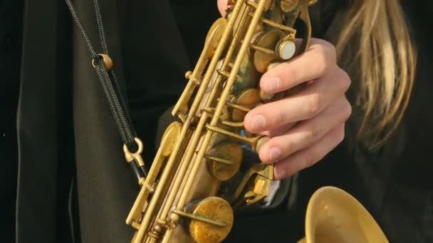 Tenor Saxofón Saxofón Válvula Tubería Latón Instrumento Viento Play — Vídeos de Stock