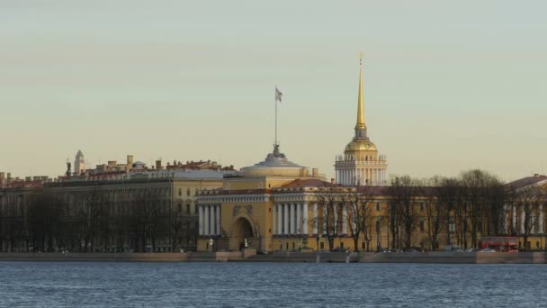 Widok Admiralicji Atrakcją Turystyczną Sankt Petersburg — Wideo stockowe