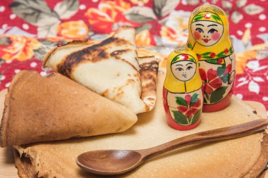 Buttercakes Rus krep hafta için geleneksel