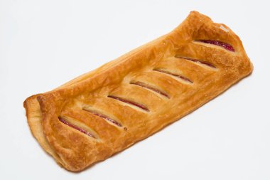 Reçel dolu tatlı topuz Beyaz arka planda izole