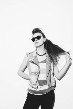 Serin çılgın serseri kız portresi