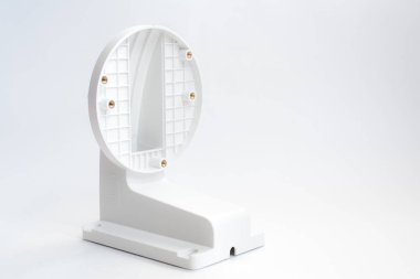 Kamera veya beyaz arka plan üzerinde izole Cctv için tutucu