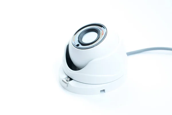 Övervakningskamera isolerad på vit bakgrund, med urklippsbanor — Stockfoto
