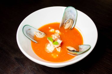 Şef s özel hizmet masada restoranda sunulan